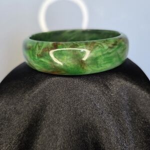 Vintage Bakelite End Of Day Marbled Green Lime Yellow Swirl Bangle Bracelet 3/4”